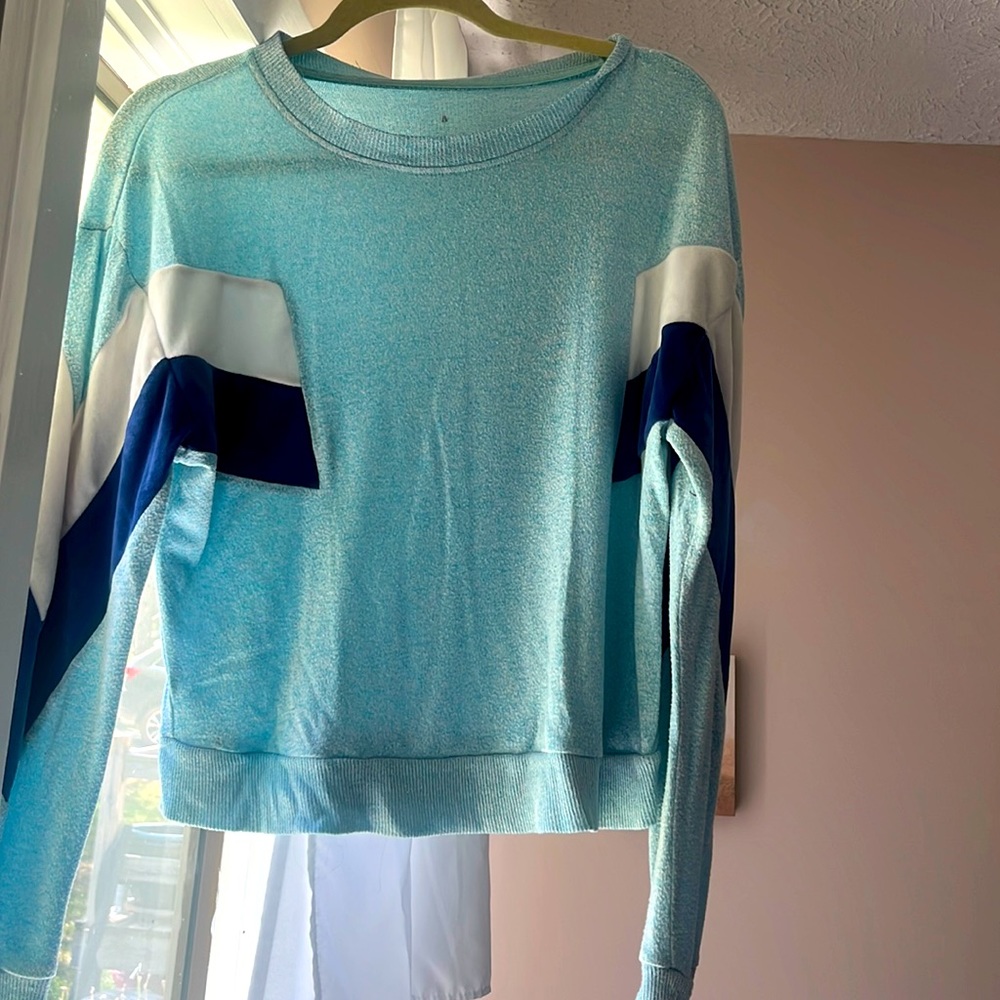 Brand: N/A Color: blue and white size: medium
